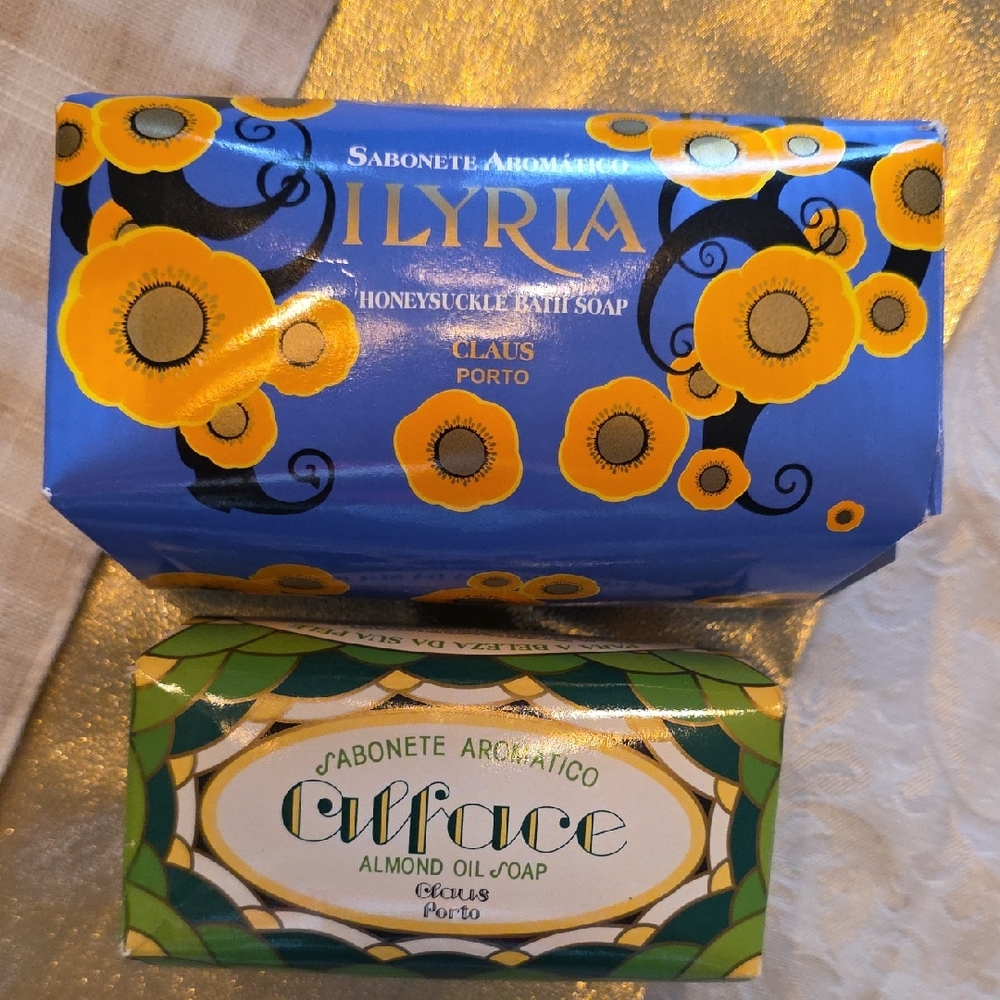 Illyria Honeysuckle Bath Soap - Blue & Almond Oil Soap
